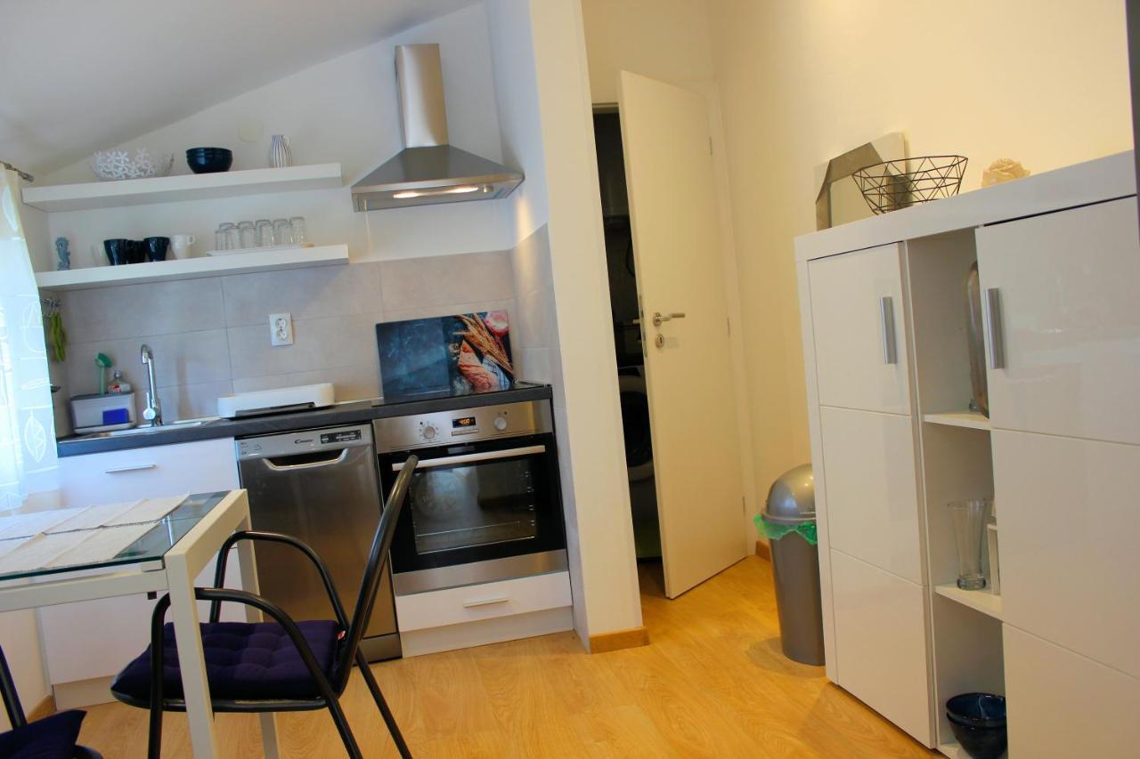 Apartment Studio Olga Novi Vinodolski Exteriör bild