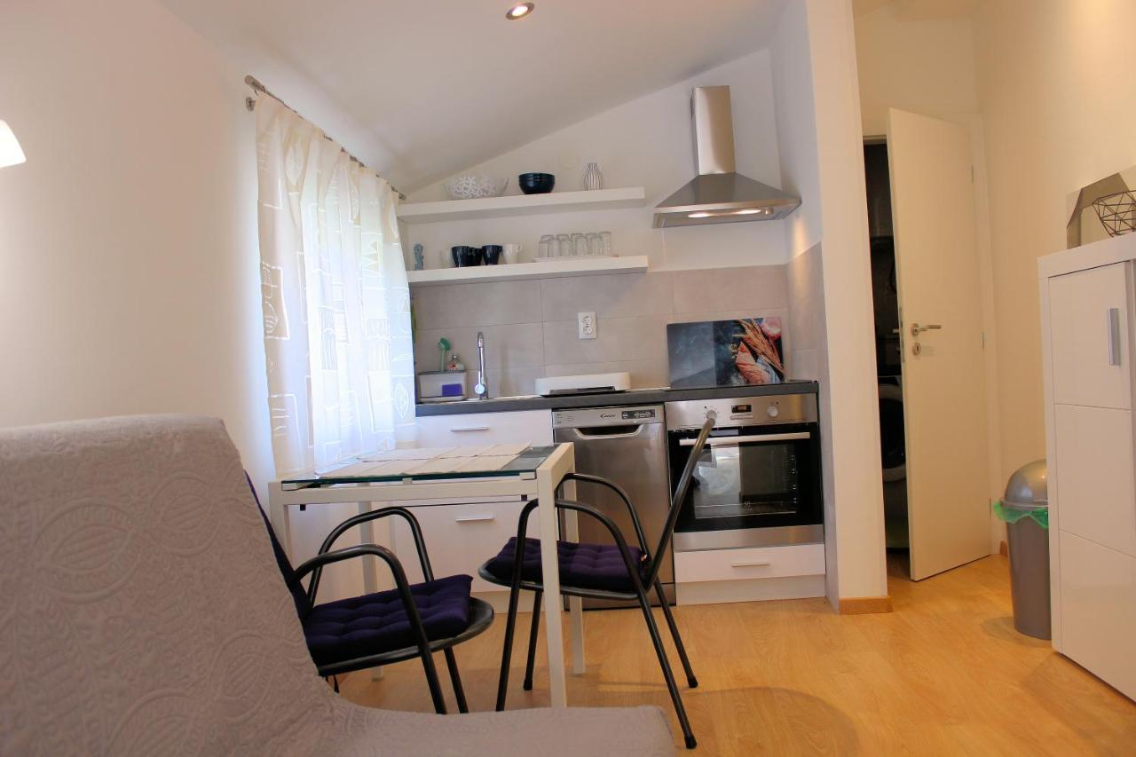 Apartment Studio Olga Novi Vinodolski Exteriör bild
